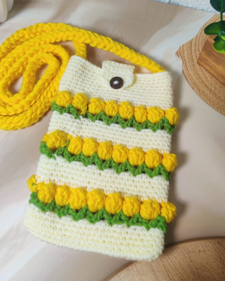 Textured Tulip Mobile Pouch