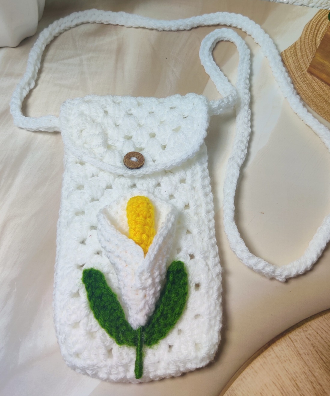 Calla Lily Mobile Pouch