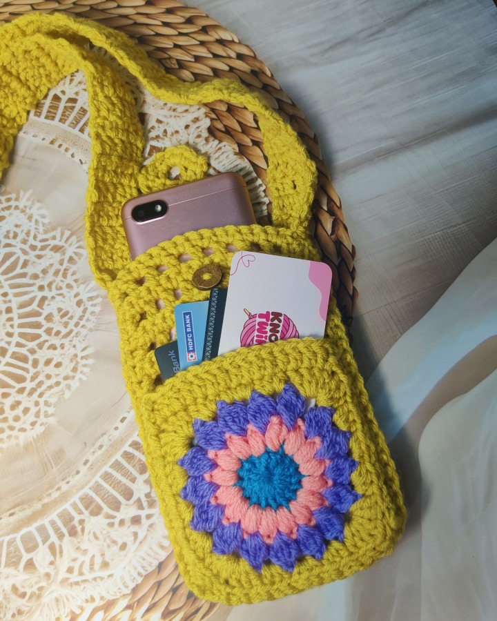 Floral Mobile Pouch with Front Pocket