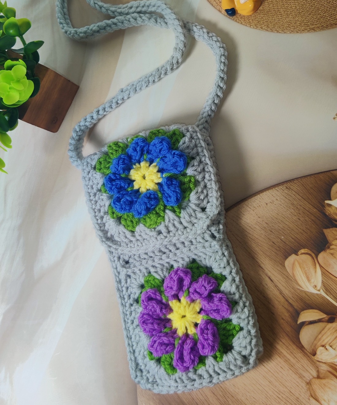 3D Flowers Mobile Pouch