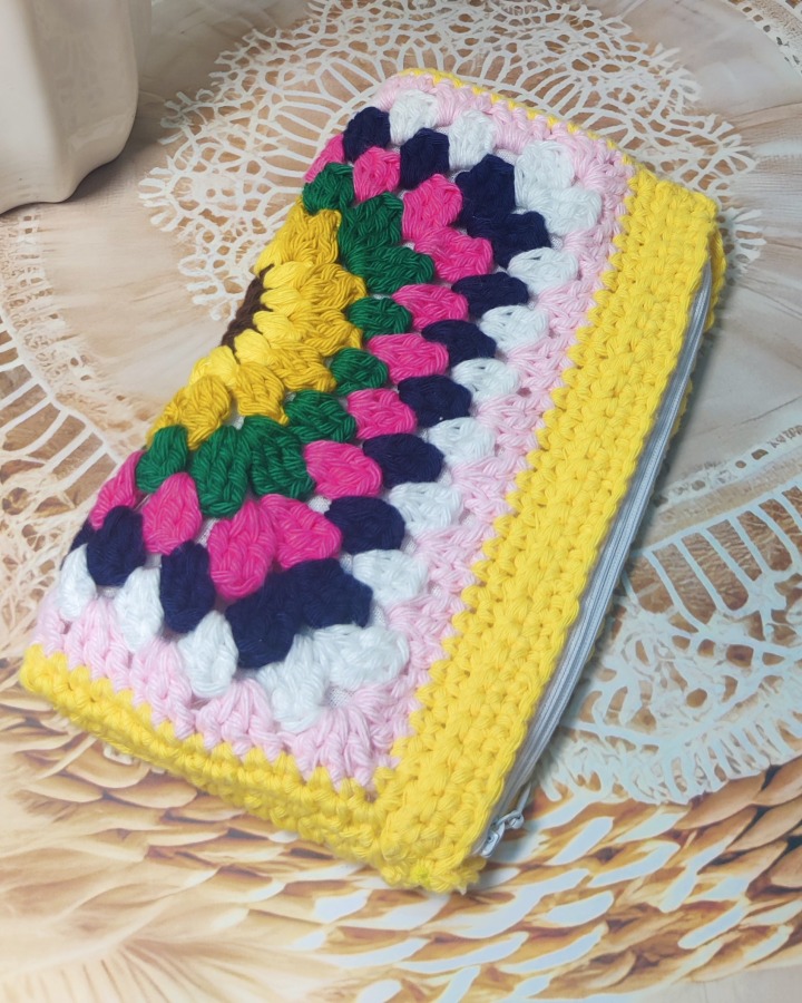 Granny Square Zipper Pouch